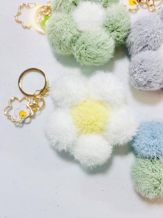Keychain - Daisy Purse Charm - Fuzzy Fabric Flower Daisy